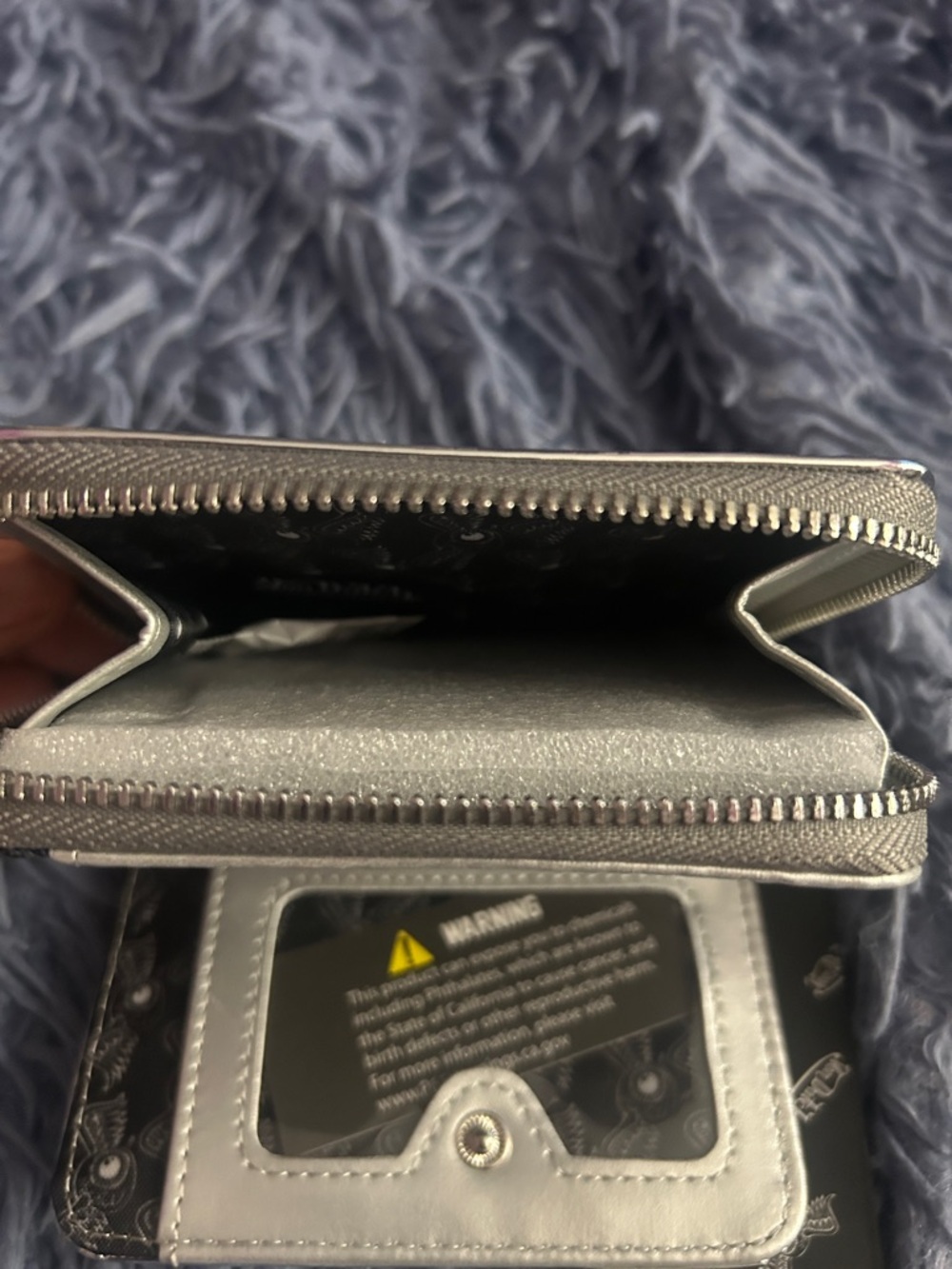 Von Dutch Metallic Silver Compact Wallet with Embossed Logo - Picture 4 of 5